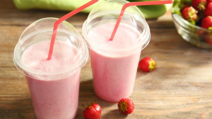 Consiente a los más pequeños del hogar con esta malteada de fresa con vainilla