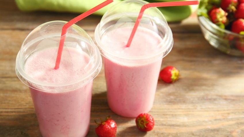 Consiente a los más pequeños del hogar con esta malteada de fresa con vainilla