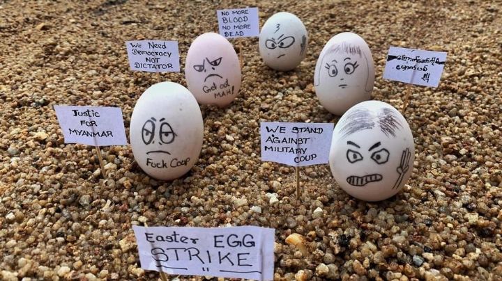 FOTOS: Con huevos de pascua, manifestantes protestan contra junta militar en Birmania