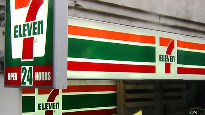 "Mald... chino": Golpean a joven asiático que trabaja en un 7-Eleven de Manhattan