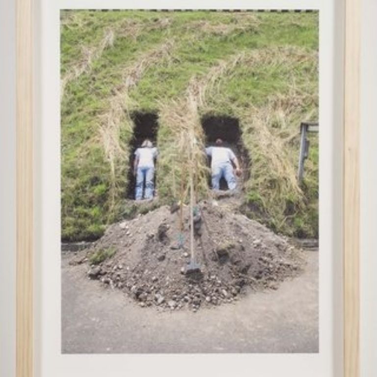 'Untitled Grave' es una obra artística