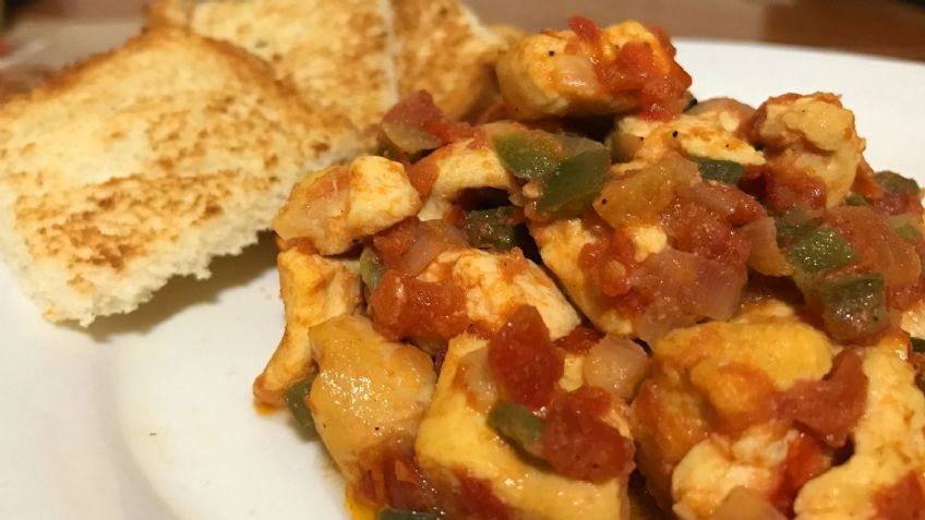 ¡Para chuparse los dedos! Disfruta de este pollo a la mexicana con ejotes