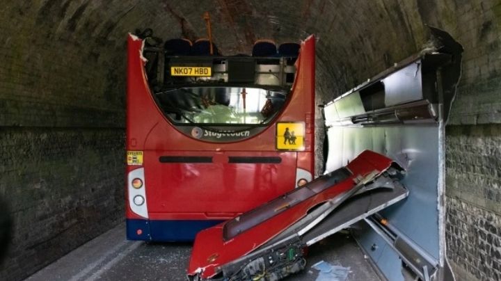 Fatal accidente: Chofer de autobús escolar pone en riesgo la vida de niños; 15 resultan heridos