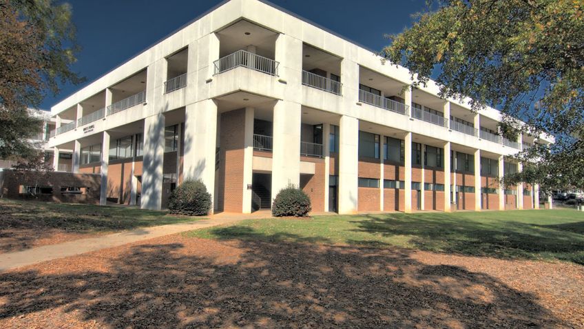 Encuentran el cadáver de una joven dentro de su habitación; acababa de cumplir 20 años