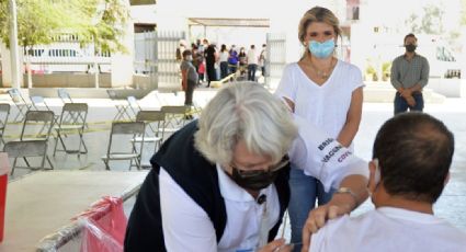 Claudia Pavlovich llama a adultos mayores a seguirse cuidando tras vacunarse contra Covid-19