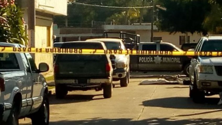 Hallan el cadáver de una persona junto a camino de terracería; tenía signos de violencia