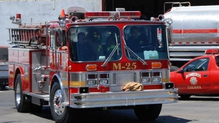 Impactante incendio atemoriza a conductores en la carretera Hermosillo-La Colorada