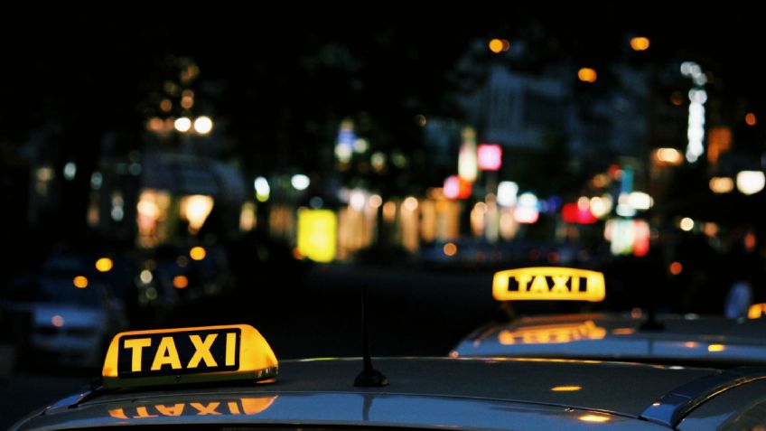 ¡De no creerse! En su taxi, 3 sujetos ocultan a 9 personas; querían llevarlos a EU de 'ilegales'
