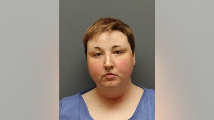 ¡Inhumana! Madre apuñala a muerte a su bebé y le envía un aterrador mensaje a su prometido