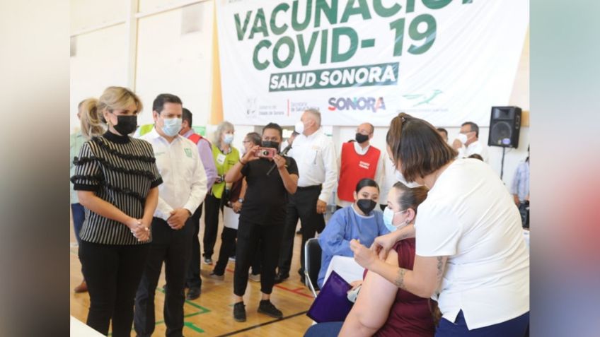Covid-19: Claudia Pavlovich supervisa la vacunación a personal del Sistema Educativo en Sonora