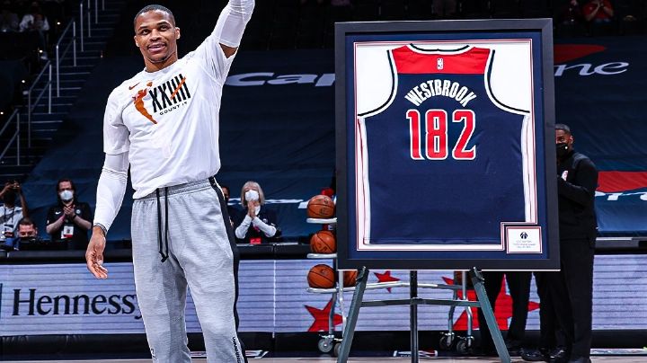 Russell Westbrook sigue ‘on-fire’ y lleva a los Wizards al Play-in de la NBA