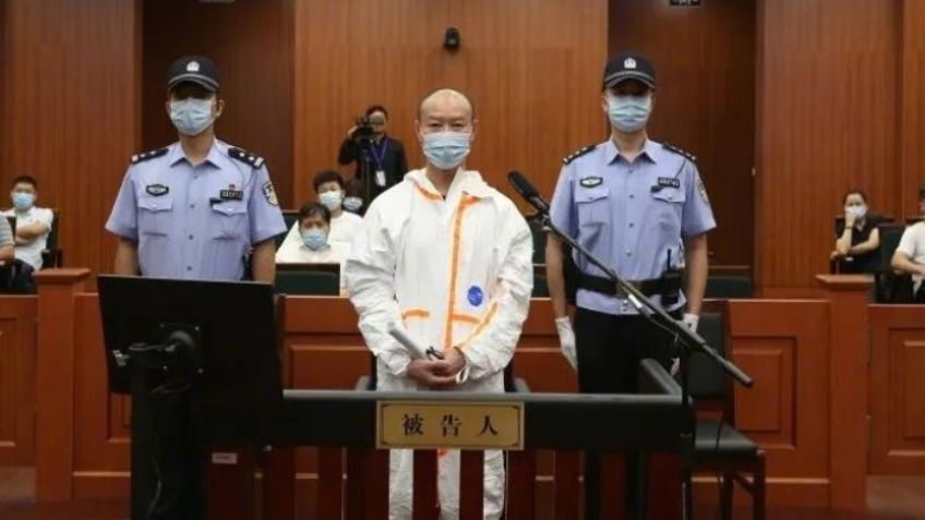 Hombre asfixia a su esposa con una almohada y corta su cuerpo en una trituradora de carne