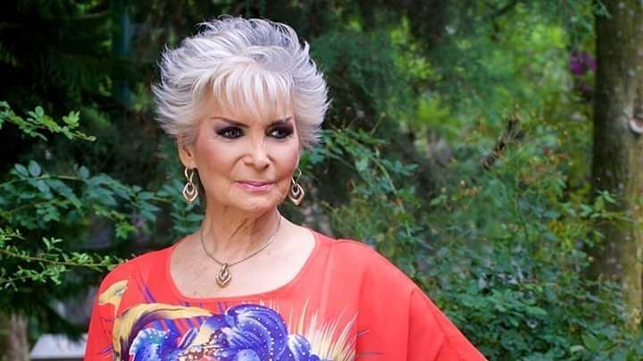 Famosa cantante reveló terrible enfermedad; pide la desconecten si aumenta su gravidez