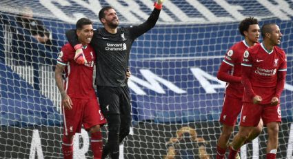 Alisson Becker anota de último minuto el gol del triunfo para el Liverpool