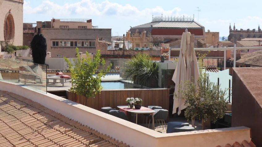 FOTO: Anciano muere en el patio de su vecino tras caer de la azotea; testigo lo vio alcoholizado