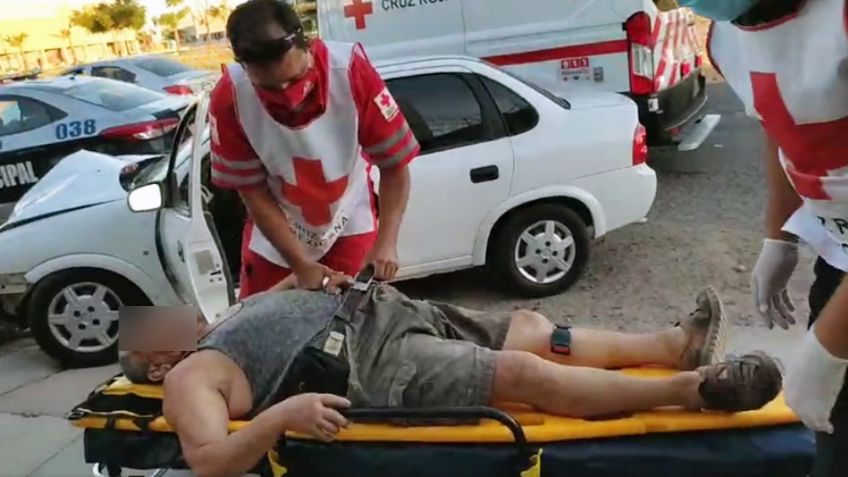 Ciudad Obregón: Choca contra auto y al intentar darse a la fuga se estrella contra poste