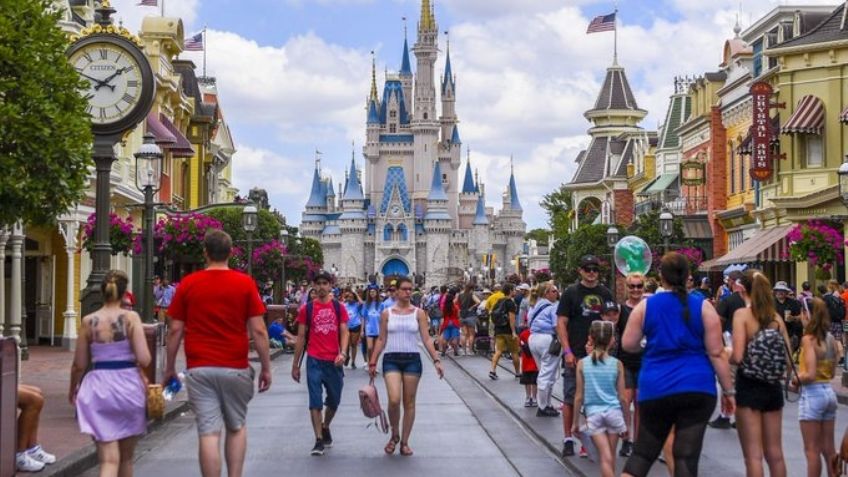 ¡Adiós al cubrebocas y hola a la magia! Disney World no exigirá a los visitantes que lo usen