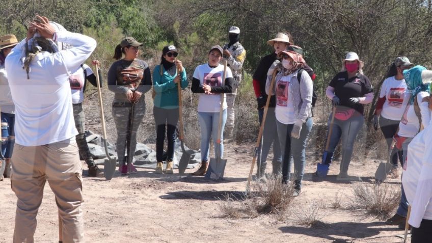 Habitantes de Guaymas realizan extensa limpieza a la Bahía Catalina