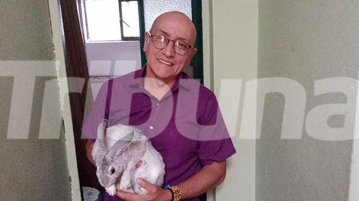 Tras casi un año de confinamiento por Covid-19, maestro crea su granja en el patio de su casa