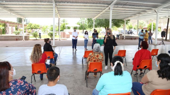 Gobernadora Pavlovich supervisa centros de salud y atestigua entrega de becas en Sonora