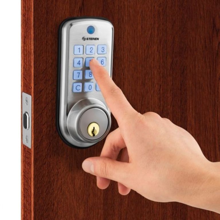 Abuelitos escapan del asilo de ancianos Elmcroft usando código morse