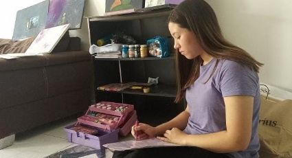 Estudiante de 17 años da asesorías y pinta como terapia para afrontar la pandemia