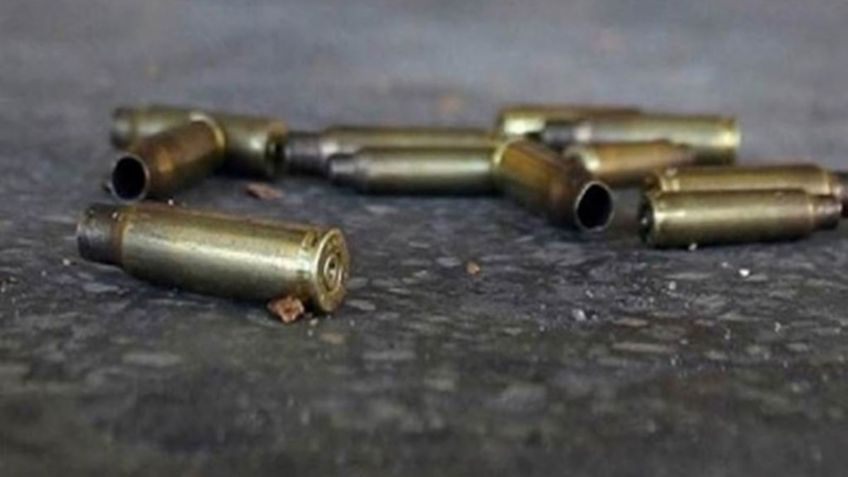 Sicarios asesinan a balazos a dos hombres que se encontraban platicando en la CDMX