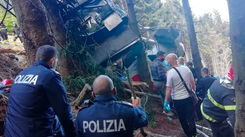 Tragedia en Italia: Teleférico cae al vacío y se estrella en bosque; hay 13 muertos y 2 niños graves