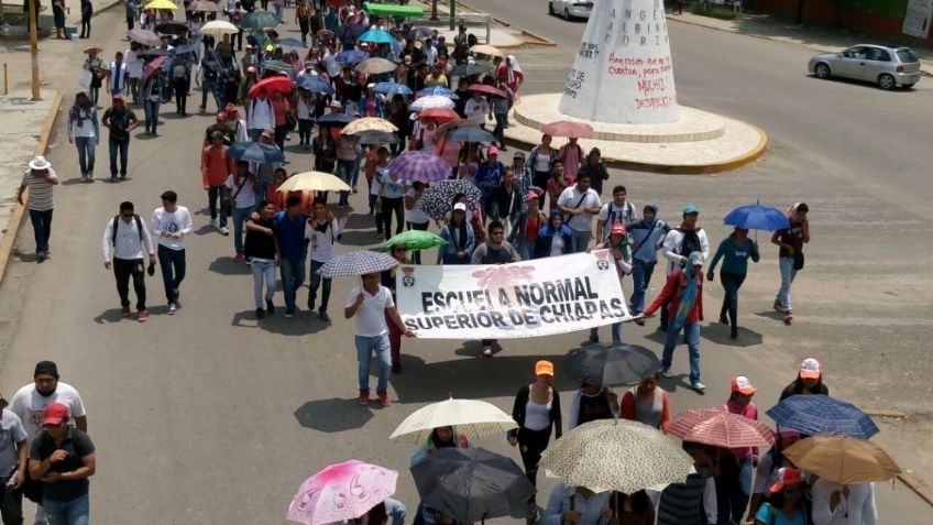 Normalistas que exigían mejor educación en Chiapas son detenidos y violentados; ONU pide investigar