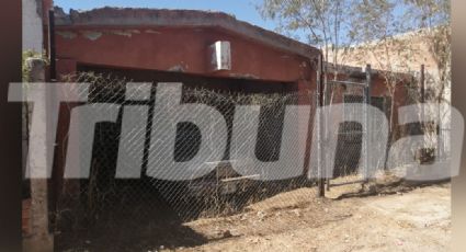 Vecinos de Hermosillo denuncian casa abandonada con automóvil en la cochera