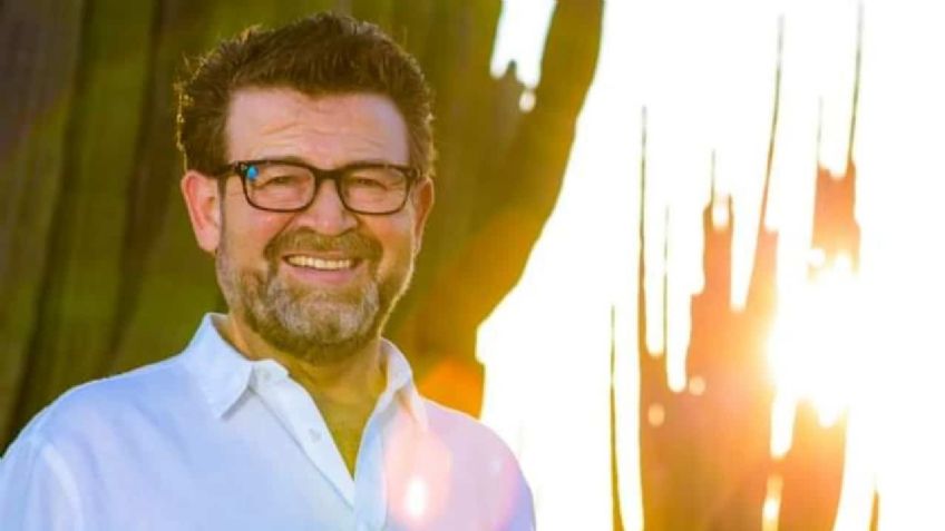 Ricardo Bours da positivo a Covid-19; no podrá acompañar a Gándara en eventos