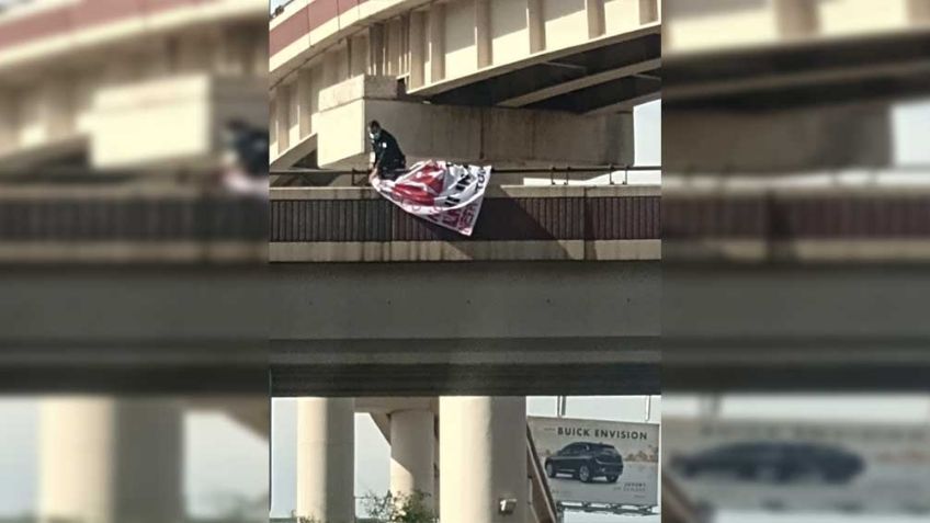 Policía retira manta con mensaje de amenaza de un puente de Hermosillo; en redes reportan más lonas