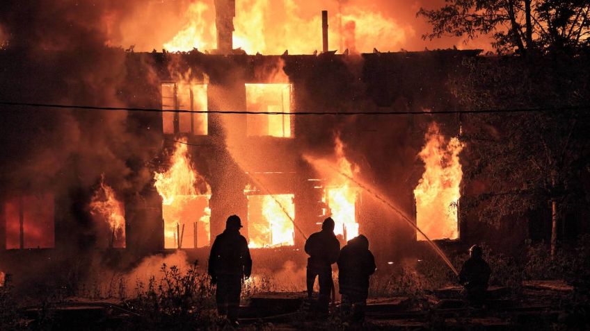 Hermosillo: Mujer resulta lesionada en peligroso incendio de una bodega abandonada