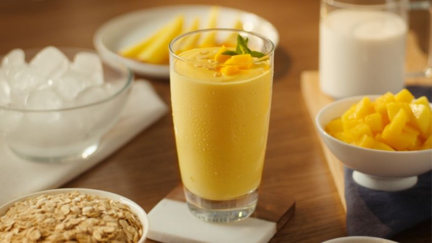Mejora tu digestión con este rico y sencillo licuado de mango con avena