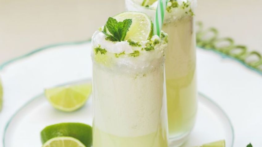 Endulza tu lunes con esta deliciosa y refrescante malteada de carlota de limón