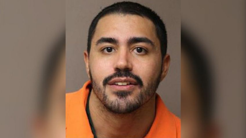 Andrew utiliza una pistola falsa para obligar a una chofer de Uber a tener relaciones con él