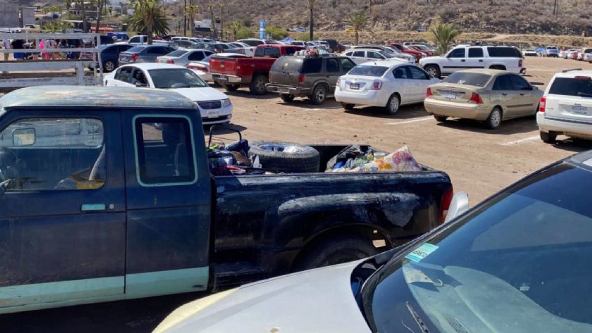 Bomberos son 'desplazados' del estacionamiento de la playa Miramar de Guaymas