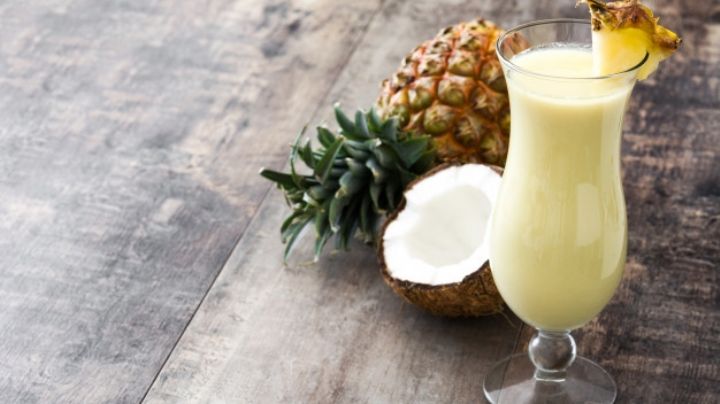 Brinda por su amor en este Día de las madres con una piña colada de rompope