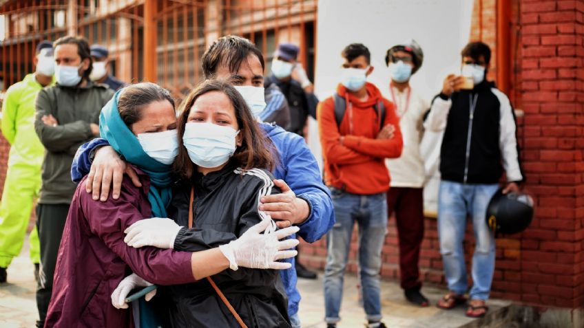 Terror en Nepal: Se desbordan los contagios de Covid-19; prevén peor crisis que en la India