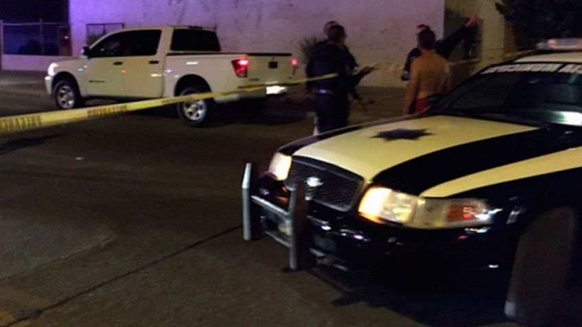 Rafaguean a dos hombres frente a restaurante en Sonora; uno perdió la vida en el lugar