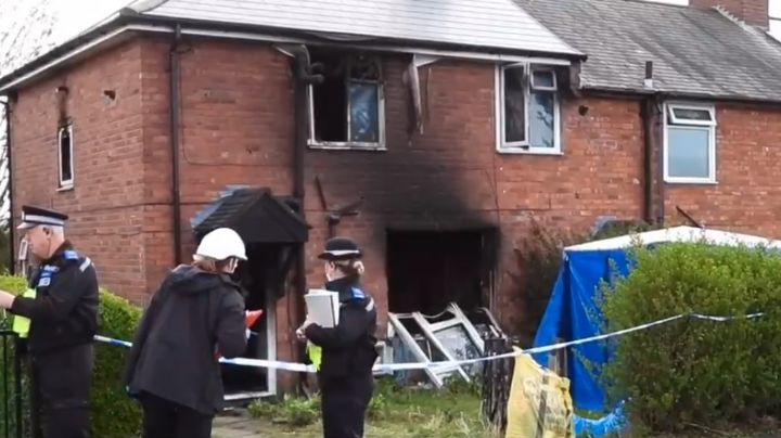 Voraz incendio acaba con la vida de una mujer y deja a una joven en condición crítica