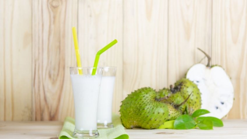 Deja que tus tardes sean muy refrescantes gracias a esta nutritiva agua de guanábana