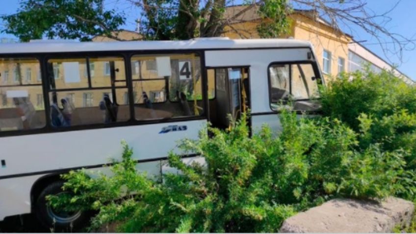 Rusia: Conductor de autobús pierde el control y asesina a 6 que esperaban en la parada