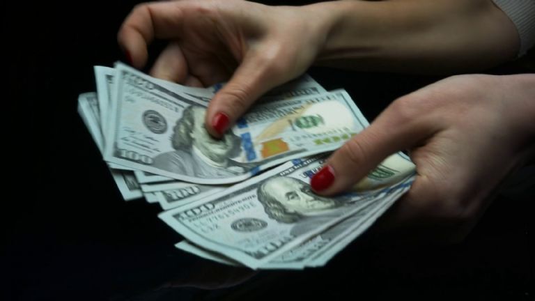 Claudia Carrion iba a pagar 100 dólares a la semana al sicario