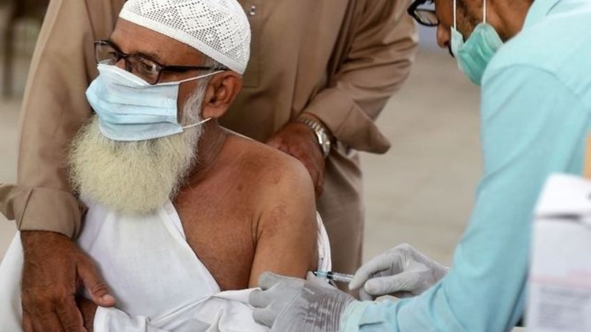 Covid-19: Pakistán bloqueará el celular a aquellos que no se vacunen para incentivar la inmunización