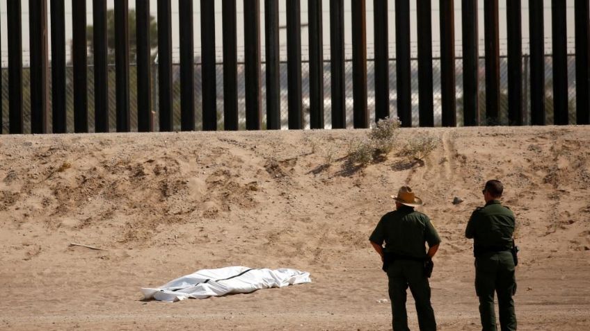Tragedia en la frontera: Muere migrante al caer del muro que divide Texas y Ciudad Juárez