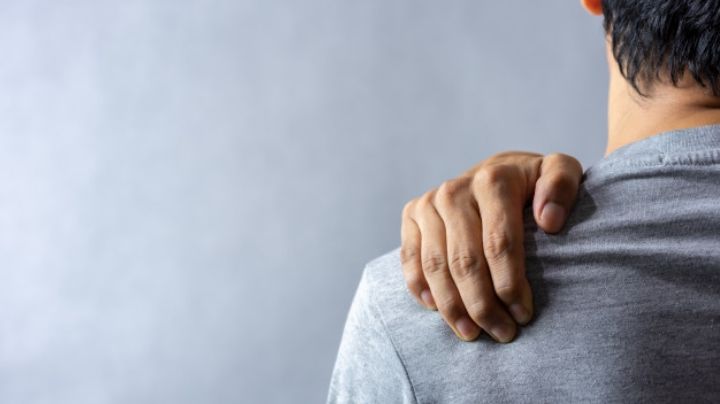 Estos ejercicios te ayudarán a relajar los hombros tensos después del trabajo