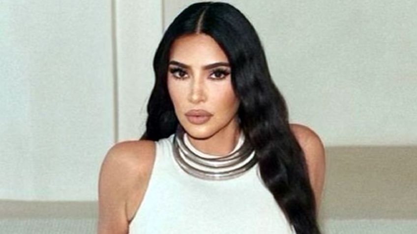 ¡Tremenda! Kim Kardashian practica tenis al aire libre con espectacular bañador beige