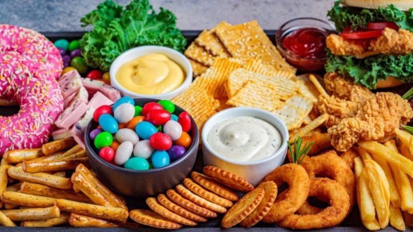 ¿Tienes el colesterol alto? Identifica los alimentos que debes evitar por completo