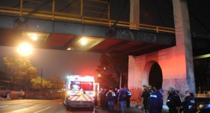 Encuentran los cuerpos de 3 personas colgados de un puente vehicular en Zacatecas